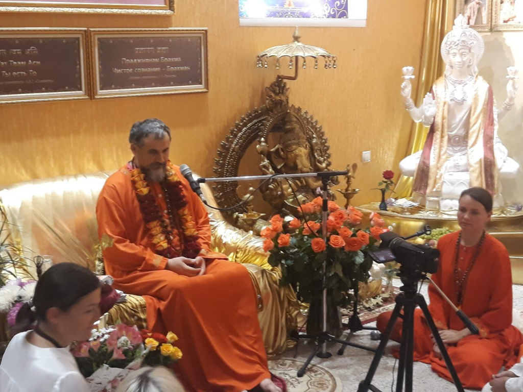 Шри Гуру Свами Вишнудевананда Гири